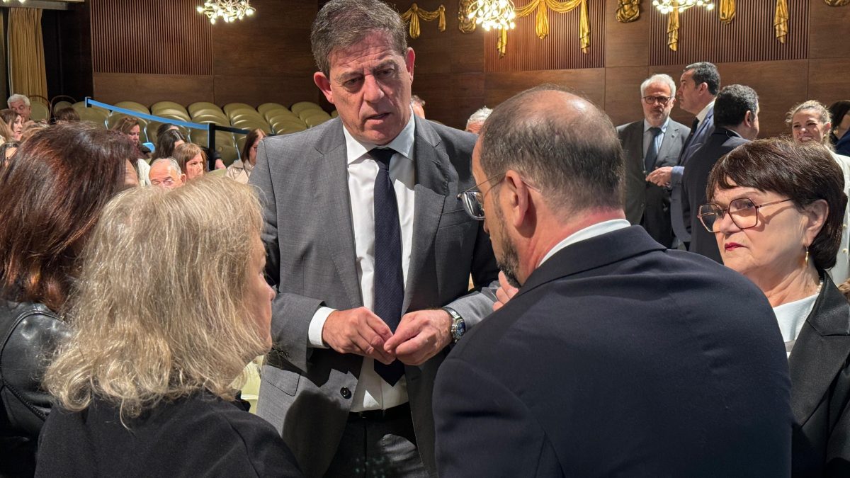 Besteiro, no acto con motivo do Día das Letras Galegas no Teatro Colón da Coruña